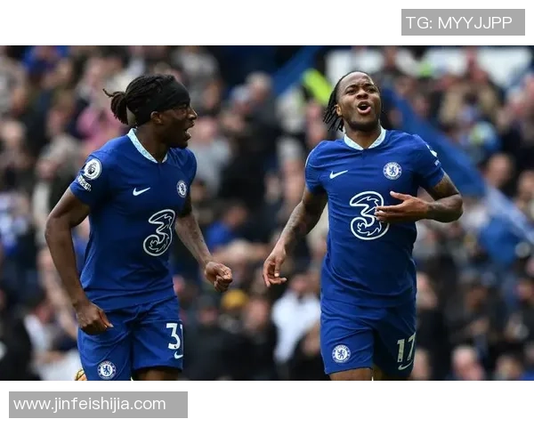 切尔西更衣室风波揭晓斯特林与恩佐训练场冲突引发热议 切尔西更衣室风波揭晓斯特林与恩佐训练场冲突引发热议