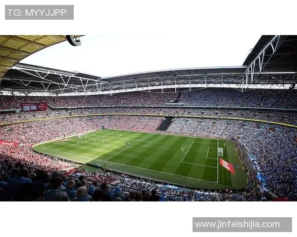 欧冠决赛场地问题引发球员不满温布利草坪质量成焦点争议